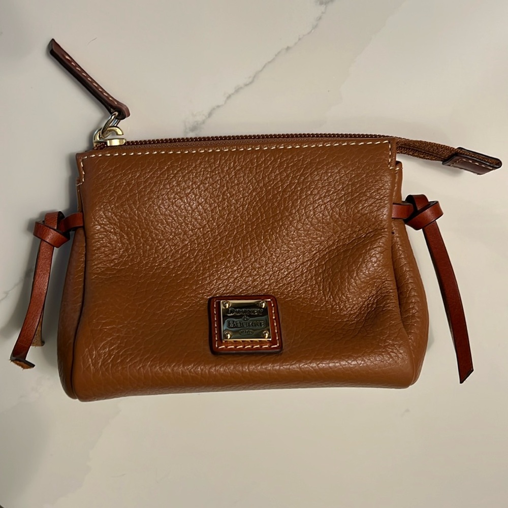 NWOT dooney & Bourke cosmetics case pebbled leather